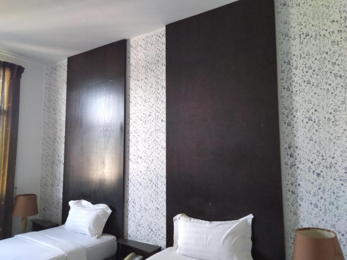 Ginasuite Kompleks27 Hotel Bandar Seri Begawan Extérieur photo